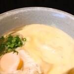 h asakanihonshubarumaikake - 期間限定 牛出汁チーズうどん