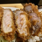 とんかつ檍のカレー屋 いっぺこっぺ - 着皿して直ぐはダソメソがまだ仄かにピンク色