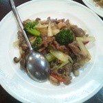 斗理 - 牛肉とセロリの炒め物。