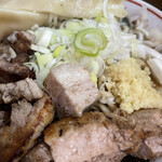 自家製麺 まさき - ブタさん。