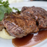 37 Steakhouse & Bar - 