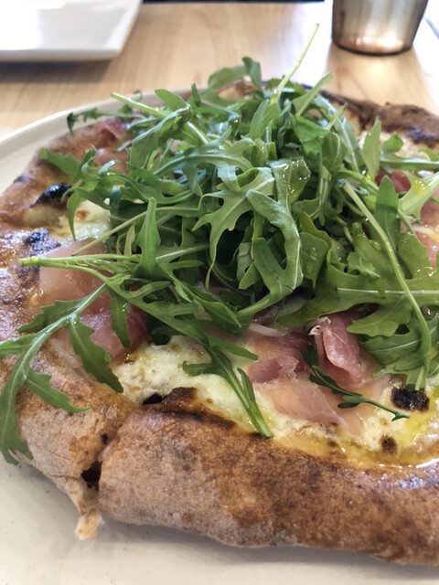 Brook Pizzeria ブルック ピッツェリア 泊 ピザ 食べログ