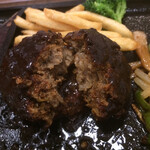 わ楽 - ミニハンバーグ 断面  コクのあるデミソースが美味い