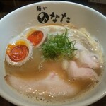 自家製麺 麺や ひなた - 数量限定、天草大王足鶏白湯味玉らーめん