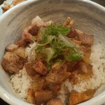 自家製麺 麺や ひなた - ひなたセットのチャーシュー丼