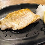 鳥直食堂 - ノドグロ塩焼き　半身　800円　