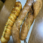 パン工房 ブルクリーク - 左から
アスパラマヨパン　　　　200円
ベーコンチーズツイスト　230円
大葉めんたいツイスト　　230円