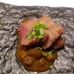 かわ村 - 黒毛和牛のタリアータ 蕗と麹のマデラソース