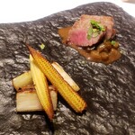 かわ村 - 黒毛和牛のタリアータ 蕗と麹のマデラソース