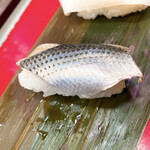 立喰 さくら寿司 - 小肌