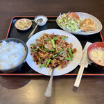 悦悦飯店 - ラム肉のクミン炒め定食(税込980円)
