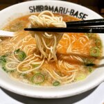 SHIROMARU-BASE 梅田店 - テンション上がる極細麺。