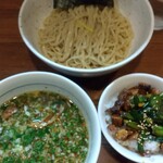 麺処 びぎ屋 - 醤油つけめんとニラチャーシューご飯