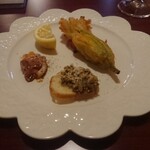 trattoria スズメ食堂 - 前菜2(花ズッキーニのフリット、能登椎茸と牡蠣、鴨)