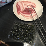 焼肉せんりゅう - 豚カルビ、韓国海苔