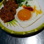 ゼロワンカレーA.o.D - 半熟卵のエッグ＆バジ