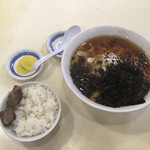 城西金ちゃんラーメン - 料理写真:岩海苔ラーメン、麺少な目、チャーシュー抜きに半ライス