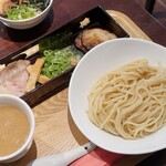 いろり庵 御津葉 - かにのツケ麺 カニのトンコツSoup