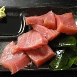 椅子のある立ち呑み つるつるいっぱい - マグロのぶつ切り　※2012年9月