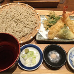 Ishiusubiki Soba Ishiduki - 海老と冬野菜のおろし天せいろ