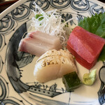 国登録文化財 二木屋 - 鮪の赤身の本当の美味しさを知りました。口直しに、生海苔のゼリー寄せは心憎い