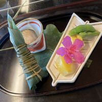 国登録文化財 二木屋 - 前菜　鯛粽寿司　白魚松風　鰆照焼　枝豆　新じゃが芋黄身焼
