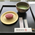 虎屋菓寮 - 抹茶とセット