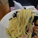 煮干し中華そば 一剣 - 麺は変わらず美味しいです