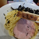 煮干し中華そば 一剣 - シッカリ味がついてます