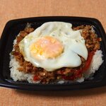 タイ料理 ラクディ - ガパオライス