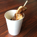 丸善 - 紙コップで出てくるイカ