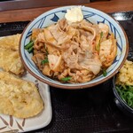 丸亀製麺 - 豚キムチぶっかけ＋れんこん天＋アジ天