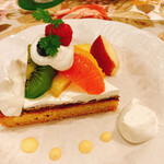 cafe The Plant Room - 季節のフルーツタルト