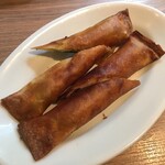 ジュウバー - アスパラとゴルゴンゾーラ？の春巻き