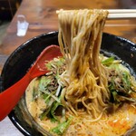 ラーメン シェルター - 担々麺の麺リフト