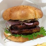 トリワイン ＰＩＫＯＳＨＨＨＵ - チキンスパムみそカツバーガー