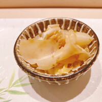 鮨まつもと 横浜店 - ガリ（すだち胡麻和え）