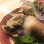 温石 - 鳥貝の肝です。初体験です。板売りでは入手できないので、丸貝のまま仕入れて店内捌き。産地は明かせません。荒らされてしまいますので。浜値だけ上がって良いことないですもんね