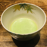 温石 - 〆は静かにゆったりと杉山氏の淹れる抹茶