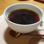 メゾン ケイ - 丸山珈琲のメゾンケイオリジナル
      
      「ほどよい酸味とコクがある」…って、コーヒーの宣伝文句にあるけど、まさにそのお手本のような味。カップは大きく、量もたっぷり。