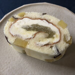 はなぶさ有機農園直営スイーツキッチン - おいものロールケーキ