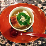 茶寮　花大和 - 黄精（ナルコユリのゆり根）のエキスが入った白身魚の真薯（しんじょ）と鰻の蒸し物