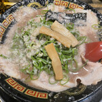 無鉄砲 - とんこつチャーシューメン　麺カタメ　こってり　ネギ多め