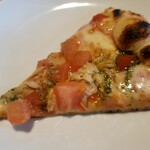 ボストンズ カフェ - トマトとなんかのピザ