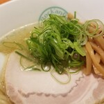 麺屋 六感堂 - 桜鯛焼あら出汁ラーメン（冷麺）