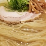 麺屋 六感堂 - 桜鯛焼あら出汁ラーメン（冷麺）