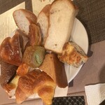 コグスダイニングカグラザカ - パンは全種類頂きました！