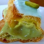 フランス人の店　ボー・スィエル - ＜2009.5＞エクレアの断面