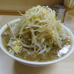 ラーメン二郎 - ラーメン小（麺かため・少な目）ヤサイ・カラメ