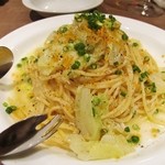 キッチンリブス - しらすとキャベツ、カラスミのオイルソーススパゲティ(大盛り)